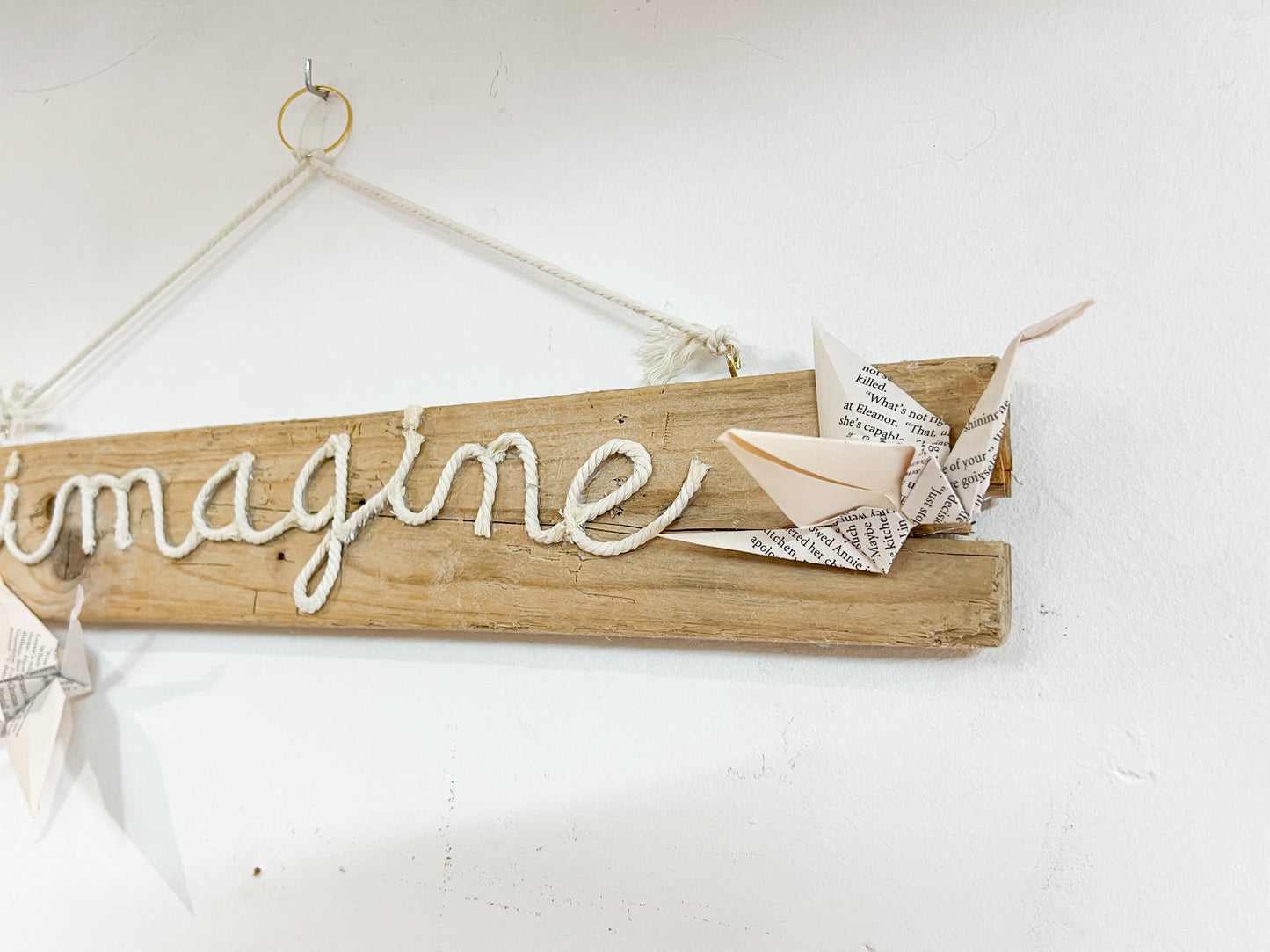 Décoration en bois flotté et origami Imagine