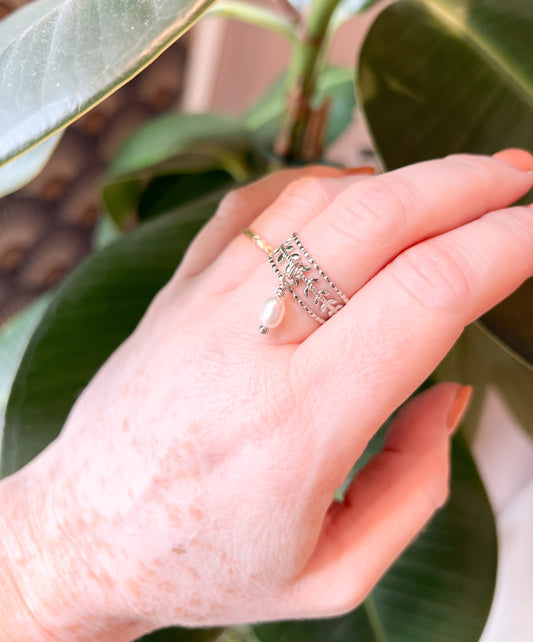 Argenté | Bague Réglable Inox motif végétal Perle de Culture ou Nacre