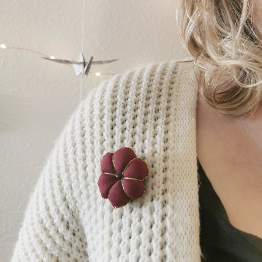 Broche Fleur Bordeaux